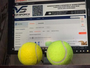 Boule de tennis personnalisé, marque professionnelle de qualité supérieure, fabriqué au PAKISTAN, vigogirls - Product Image 4