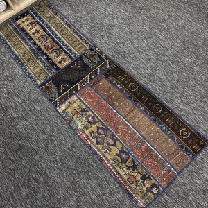 Petit tapis turc vintage 2x6,6 pi (62x200 cm), tapis Herki marron patchwork - Product Image 3