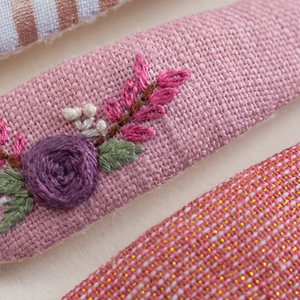 กิ๊บติดผมปักลายสำหรับเด็กผู้หญิงกิ๊บติดผมวินเทจเครื่องประดับผมแบบปักลายดอกไม้หรูหราของขวัญผลิตในเวียดนาม - Product Image 5