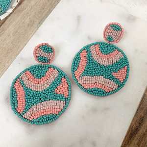 Pendientes bordados y con cuentas hechos a mano para mujer a la moda ArtCraft punto de cruz y costura - Product Image 1