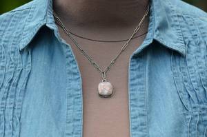 Collar con colgante de piedra de ágata rosa caramelo de algodón, joyería artesanal hecha a mano, estilo bohemio con cadena oxidada de plata esterlina - Product Image 6