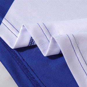 ชุดฟุตบอลผู้ใหญ่ MOQ ต่ำ สำหรับผู้ชาย ผลิตจากโพลีเอสเตอร์ 100% แห้งเร็ว ระบายอากาศได้ดี น้ำหนักเบา รับสกรีนโลโก้-ขายดีออนไลน์ - Product Image 4