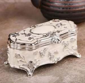 กล่องเครื่องประดับโลหะตกแต่งหรูหราขายดีสำหรับตกแต่งบ้านและเป็นของขวัญในดีไซน์ที่ทันสมัย - Product Image 2