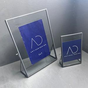 Ensemble de 2 cadres photo de table en métal, fer et verre avec finition grise - Product Image 4