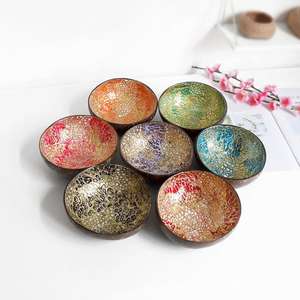 Bols de laque en coquille de noix de coco naturelle du Vietnam peints à la main - Product Image 4