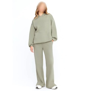 Ensemble de survêtement décontracté deux pièces pour femme en tricot de haute qualité avec logo personnalisé – Collection Hiver - Product Image 5