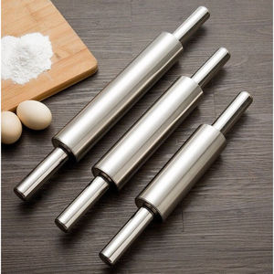 Juego de 3 rodillos de metal de plata, diseño contemporáneo y versátil, perfecto para regalar ocasiones especiales y tareas culinarias - Product Image 1