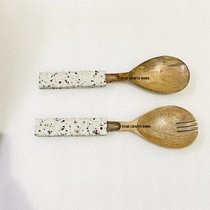 Ustensiles de cuisine Serveur à salade en bois durable Fourchette et cuillère à dîner Serveur à salade à long manche avec poignée en osier - Product Image 6