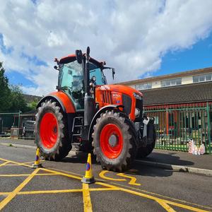 Tracteur agricole 4x4 haut de gamme pour M7171, moteur à transmission par engrenages de 80 CV, haute productivité, prix compétitifs disponibles dès maintenant - Product Image 2