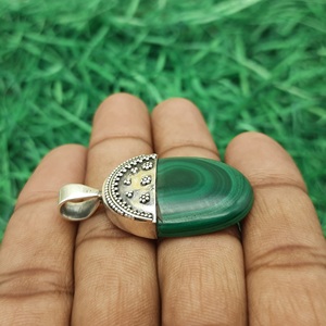 Colgante Ovalado de Malaquita Verde 100% Natural, Plata de Ley 925, Joyería Fina Hecha a Mano con Piedras Preciosas y Dijes, Joyería al por Mayor - Product Image 2