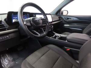 Chevrolet Traverse LT AWD 2024, conduite à gauche, intérieur foncé, sièges en tissu, automatique, SUV R19 - Product Image 6