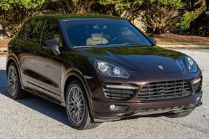 รถปอร์เช่ คาเยนน์ จีทีเอส ปี 2014 มือสอง ราคาประหยัด สะอาด แรง 420 แรงม้า เครื่องยนต์ V8 ขับเคลื่อนสี่ล้อ สีมะฮอกกานีเมทัลลิก ประเภท SUV |   พวงมาลัยซ้าย |   ไมล์น้อย |   ส่งออกทั่วโลก - Product Image 4