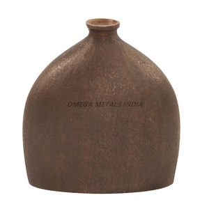 Customized Metal <b>Vases</b> Set in Antique Gold Color With Textured <b>Cylinder</b> Shape and Artistic Design Perfect for Elegant Displays - Product Image 2