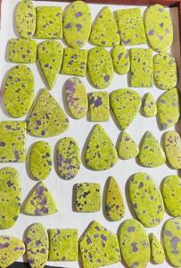 พลอยแอตแลนติไซต์ธรรมชาติคุณภาพเกรด AAA+ รูปทรงและขนาดผสมแบบคาโบชอง พลอยแอตแลนติไซต์หลวมแบบหลังแบน - Product Image 3