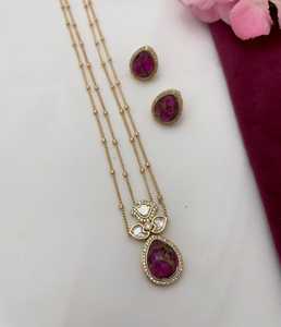 Ensembles de pendentifs de créateur anti-ternissement avec boucles d'oreilles pour filles et femmes finition de haute qualité, idéaux pour les vêtements quotidiens et de bureau - Product Image 4