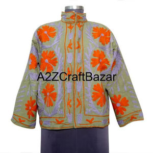 Veste d'hiver en coton pour femme, broderie Suzani, motif floral, tissu en duvet, avec robe indienne, manteau rembourré, cadeau pour elle - Product Image 1