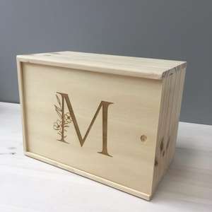 กล่องเก็บของประดับตัวอักษรลายดอกไม้สำหรับของที่ระลึก - Product Image 1