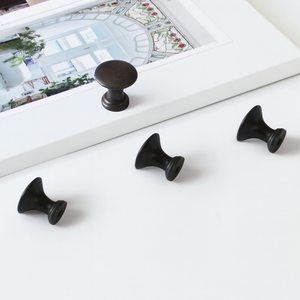 Poignée de meuble et de tiroir ronde classique en alliage de zinc, finition noir antique pour cuisine, salle à manger, salle de bain, quincaillerie de meubles - Product Image 1