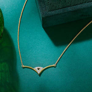 Collar Moderno de Oro Amarillo con Diamantes - Product Image 1
