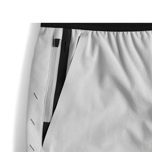 2024 nuevos pantalones cortos de Fitness gris claro de alta calidad cómodos cintura elástica cortos de poliéster de malla sostenible pantalones cortos de gimnasio para hombres - Product Image 3