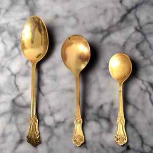 Elegante juego de cubiertos de metal de diseño hechos a mano, perfecto para restaurantes de calidad, hoteles y cenas en casa. - Product Image 4