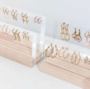 Présentoir classique durable pour boucles d'oreilles - Product Image 1