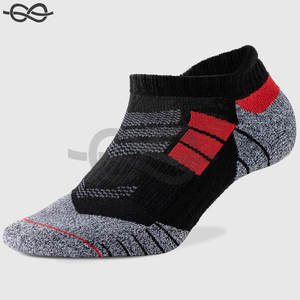 Chaussettes de sport à coussinet épais pour hommes Chaussettes de cheville respirantes pour le confort Chaussettes de course à coupe basse Sports Gym et usage quotidien - Product Image 4