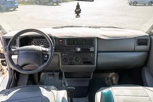 1997 para EuroVan Winnebago Rialta Azul Oscuro US RAW - Product Image 3