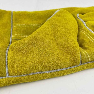 Guantes de soldadura de cuero dividido de piel de vaca de diseño personalizado guantes de soldadura de protección de mano de alta exigencia anti corte mejor fabricación - Product Image 4