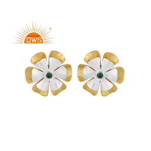 Dernier design fait à la main plaqué or 18k Zircon vert naturel pierre précieuse design floral boucle d'oreille demi-fine fabricant de bijoux - Product Image 3