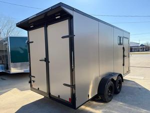Envío Gratis Remolque Cerrado/de Carga con Punta en V 7x16 Dexter 3500lb. Ejes con frenos eléctricos, puertas correderas (2) y ventanas estilo caravana - Product Image 4