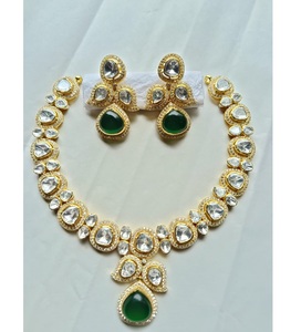 Impresionante Conjunto de Collar y Pendientes Colgantes de Moissanita para Mujer, Regalo Ideal para Ocasiones Especiales o Celebraciones, de la India - Product Image 6