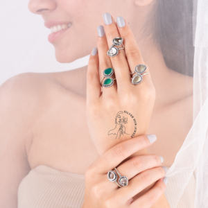 แหวนดีไซน์เนอร์พลอยสองชั้นชุบโรเดียมคุณภาพสูงสำหรับผู้หญิงแหวนเงินสเตอริง925ทันสมัยล่าสุดตามสั่ง - Product Image 2