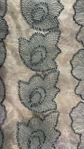 Dentelle brodée florale colorée élégante pour la mode, la décoration intérieure et les projets d'artisanat - Product Image 4