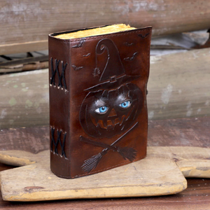 Cuaderno Vintage para Diario de Halloween con Relieve de Calabaza, Libro de Hechizos, Esqueleto de Cuero, Tapa Dura, Regalo Espeluznante para Hombres y Mujeres - Product Image 3