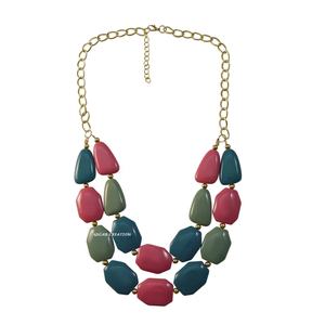 Collier de mode en résine à facettes à 2 couches pour femmes-Bijoux de déclaration colorés pour les fêtes et le quotidien. - Product Image 3