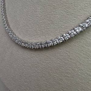Cadena de tenis de diamante de corte princesa de 3,00 MM para mujer - Product Image 4