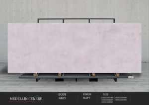 Murs intérieurs spectaculaires utilisant des dalles de porcelaine noires et grises à haute brillance de 1200x2400 mm - Product Image 4