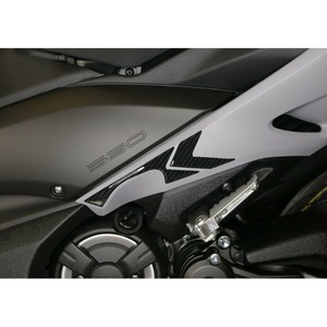2 adesivi 3D in gel per la protezione dei piedi del passeggero, compatibili con le motociclette Yamaha TMAX 560 2020 - Product Image 3