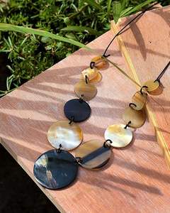 Collar de cuerno de búfalo orgánico para mujer, diseño minimalista, estilo Animal tallado, moda de moda para fiestas de Navidad, artesanías naturales - Product Image 2