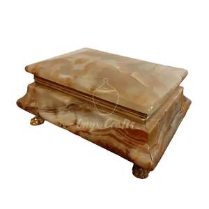 Joyero de Mármol Verde Ónix Hecho a Mano, Sostenible, Moderno y de Lujo, con Detalles en Latón, Almacenamiento para Anillos y Collares, Decoración Elegante con Piedras - Product Image 4