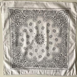 Écharpe carrée faite à la main bandana belle écharpe de tête conception d'impression numérique personnalisée accessoires de cheveux meilleurs écharpes de produit - Product Image 5