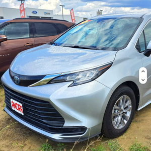 Toyota Sienna Plastinum Edition Hybride - Modèle 2022 - Vente Exceptionnelle - Product Image 1