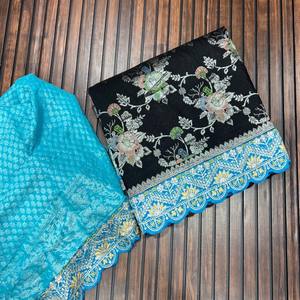 Tradicional pero a la moda Kadi Georgette Saree con detalles de platino Zari y borde de encaje de lentejuelas AllOver colores personalizados disponibles - Product Image 1