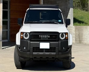 พร้อมจัดส่ง รถพวงมาลัยขวา/ซ้าย โตโยต้า แลนด์ ครุยเซอร์ 4WD ปี 2025 - Product Image 1