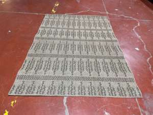 Tissage en machine extérieur Dernière machine technologique, nous procédons à notre production support spécial et fil tapis et tapis de maison uniques - Product Image 3