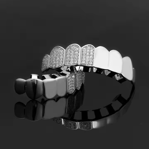 กริลล์ซชุบทองคำแท้ 10K ประดับโมอิสซาไนต์ทรงกลม ดีไซน์สลักลึก เงางาม ของขวัญสไตล์ชาติพันธุ์สำหรับทุกเพศ - Product Image 5