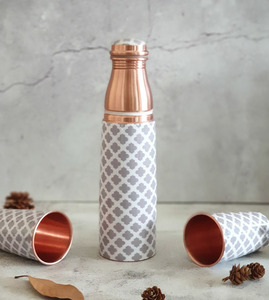 Ensemble de bouteilles en cuivre imprimées d'émail avec 2 verres, fait à la main, originale, offre spéciale - Product Image 3