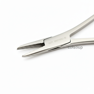 ที่จับเข็มคาสโตรเวียโจแบบพรีเมียม พร้อมด้ามจับสีทอง ปากเข็ม TC สำหรับการผ่าตัดขนาดเล็กที่มีความแม่นยำ ใช้สำหรับการผ่าตัดทางทันตกรรมและดวงตา - Product Image 2