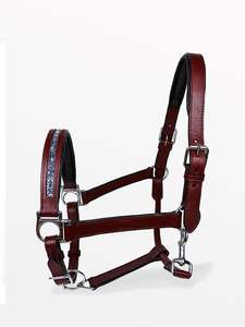 Horse Bandeau nasal en cuir rouge foncé Cristaux en argent nuit et cristal avec matériel en laiton avec pression rapide pour un soulagement rapide - Product Image 2